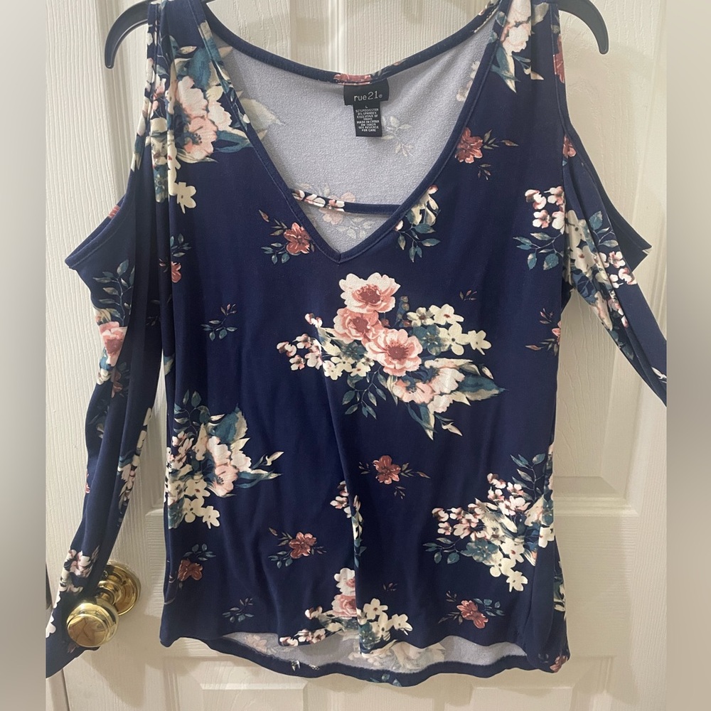 Rue 21 Large long sleeve shirt.